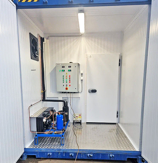 Машинное отделение контейнерной климатической камеры-фото