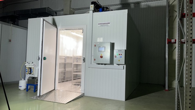 Камера постоянных климатических условий Фригодизайн (вид снаружи) фото