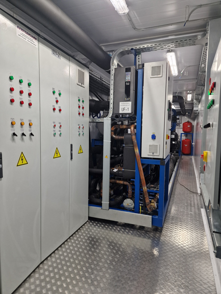 Размещение электрических шкафов управления внутри контейнера Размещение электрических шкафов управления внутри контейнера