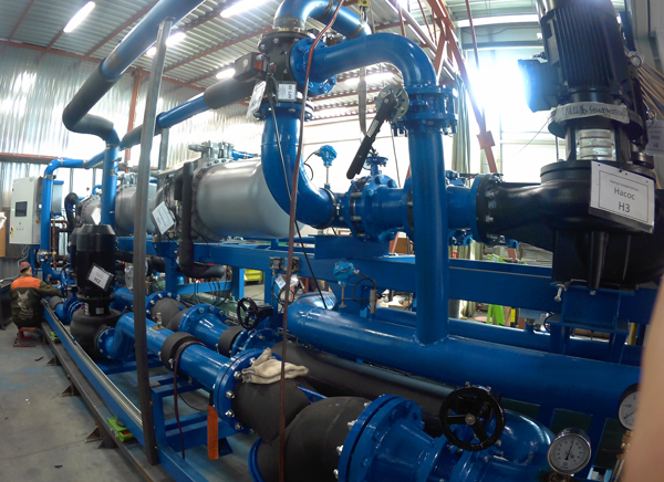 Холодильная машина перед установкой в контейнер Фото холодильная машина перед установкой в контейнер