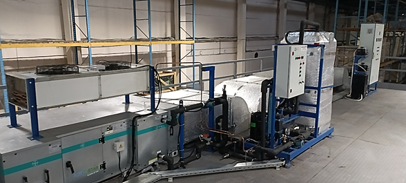 Холодильная установка с конденсатором воздушного охлаждения установлены над крышей испытательных климатических камер Холодильная установка с конденсатором воздушного охлаждения установлены над крышей климатических камер