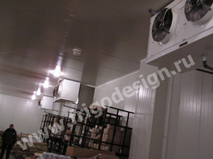 Холодильный склад и воздухоохладители и конденсаторы CROCCO