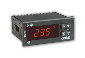 Контроллер XT120C , является двухступенчатым релейным регулятором Одноступенчатые цифровые регуляторы XT110C, XT111C, XT110D, XT111D, XT111R